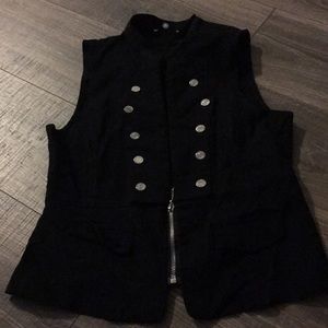 Black vest with zipper